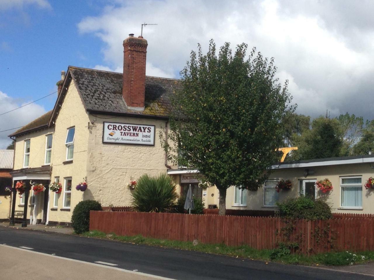 Crossways Tavern Exeter Exterior photo